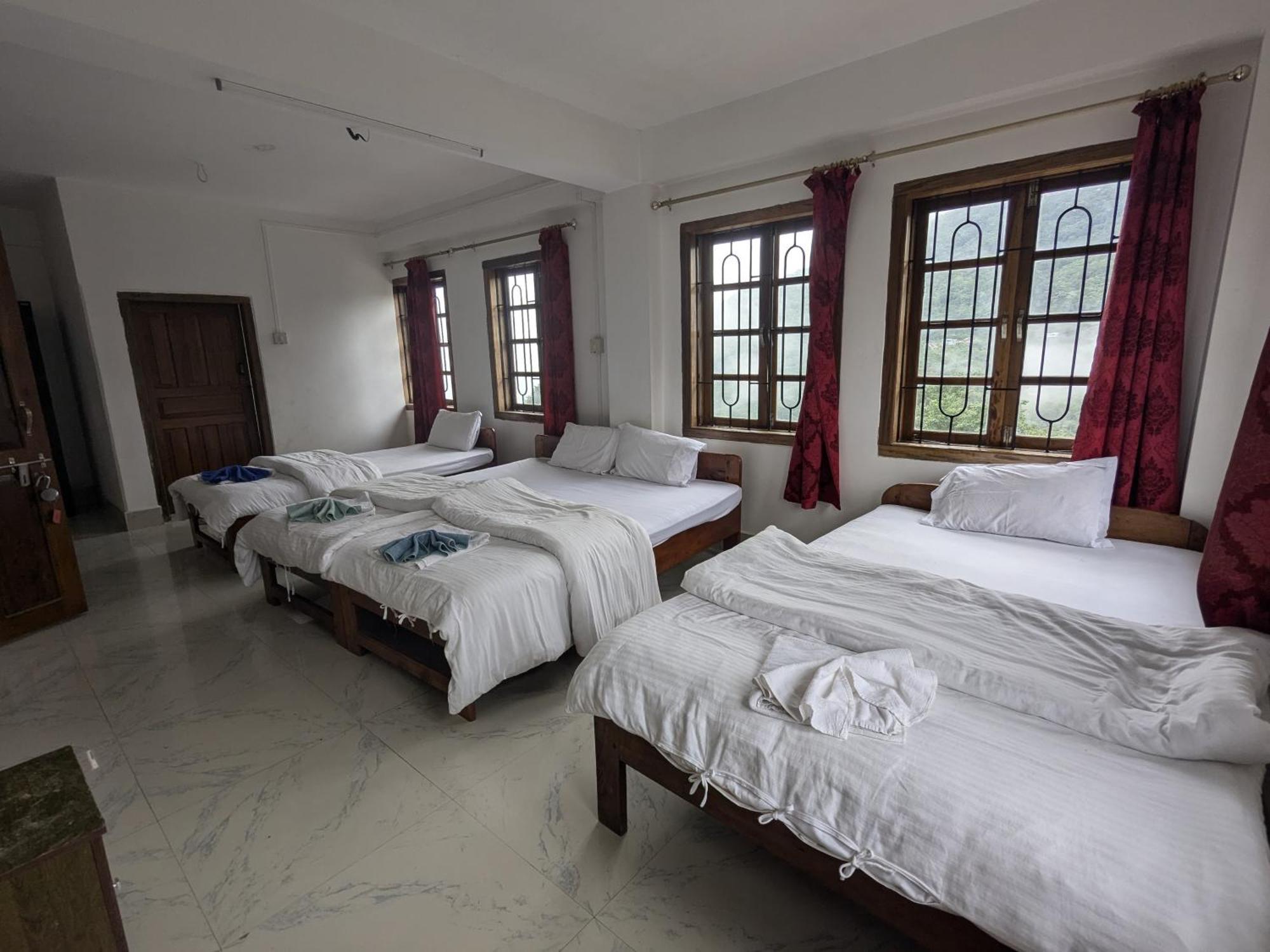 Dovipie Inn Kohima Экстерьер фото